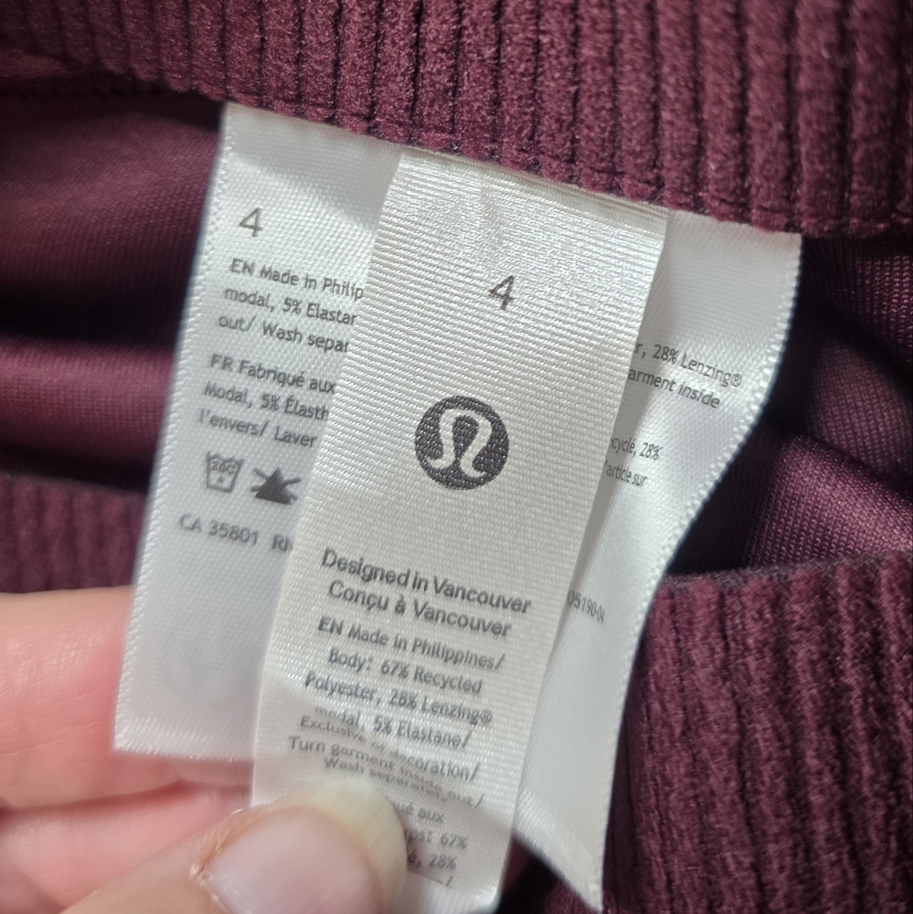 NWT Lululemon Athletica Ribbed Softstreme Flared Pant - Picture 4 of 4